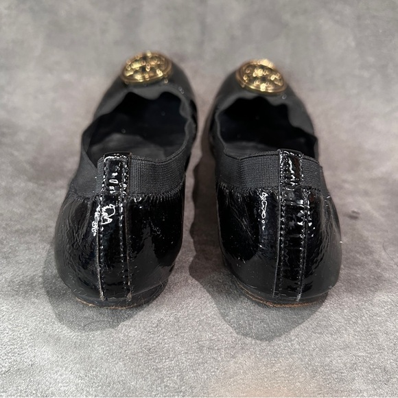 Tory Burch Caroline 2 Ballet Flats Patent Leather Logo Black Gold 6.5 Balletcore - Picture 12 of 13
